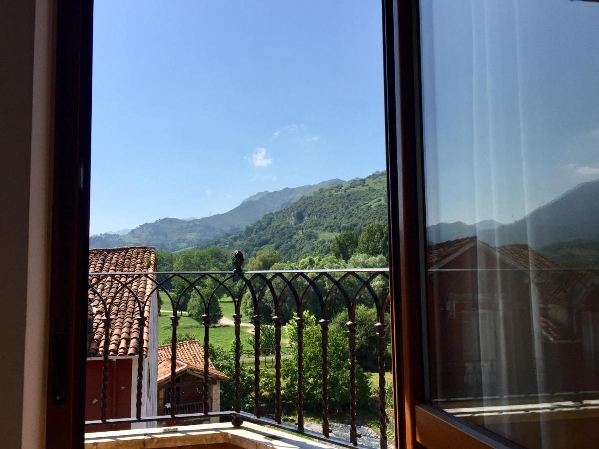 Hotel Trespalacios Panes Luaran gambar