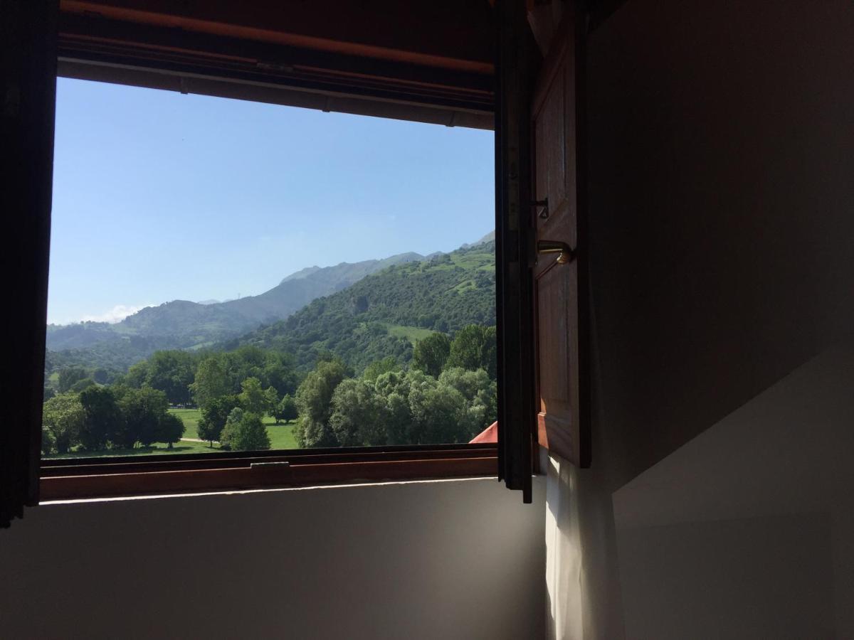 Hotel Trespalacios Panes Luaran gambar